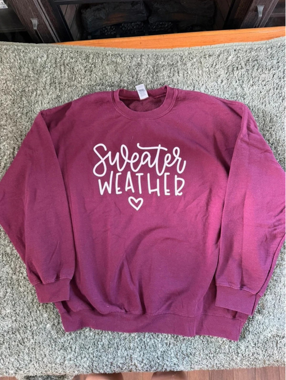 Gildan Heavy Blend XL Burgundy Sweatshirt Sweater Weather Print